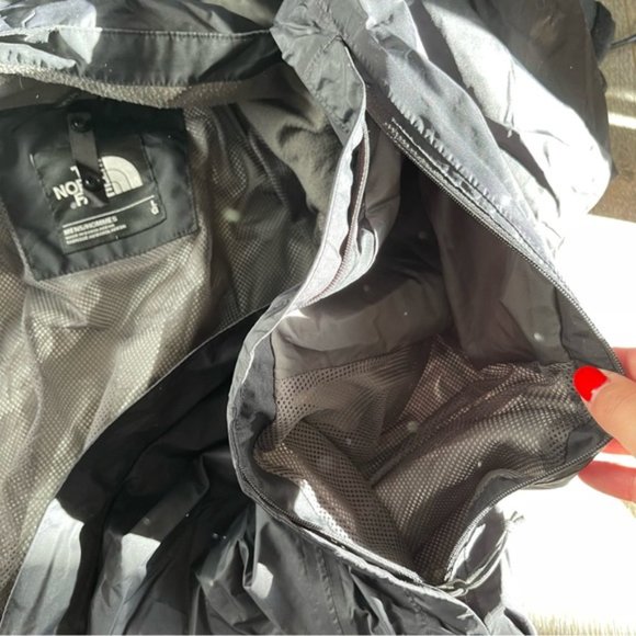 The North Face TNF Men's Black Hyvent Waterproof Hooded Rain Jacket Coat Vent L - Picture 3 of 11